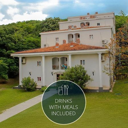 Hotel Delfin Omisalj Ngoại thất bức ảnh