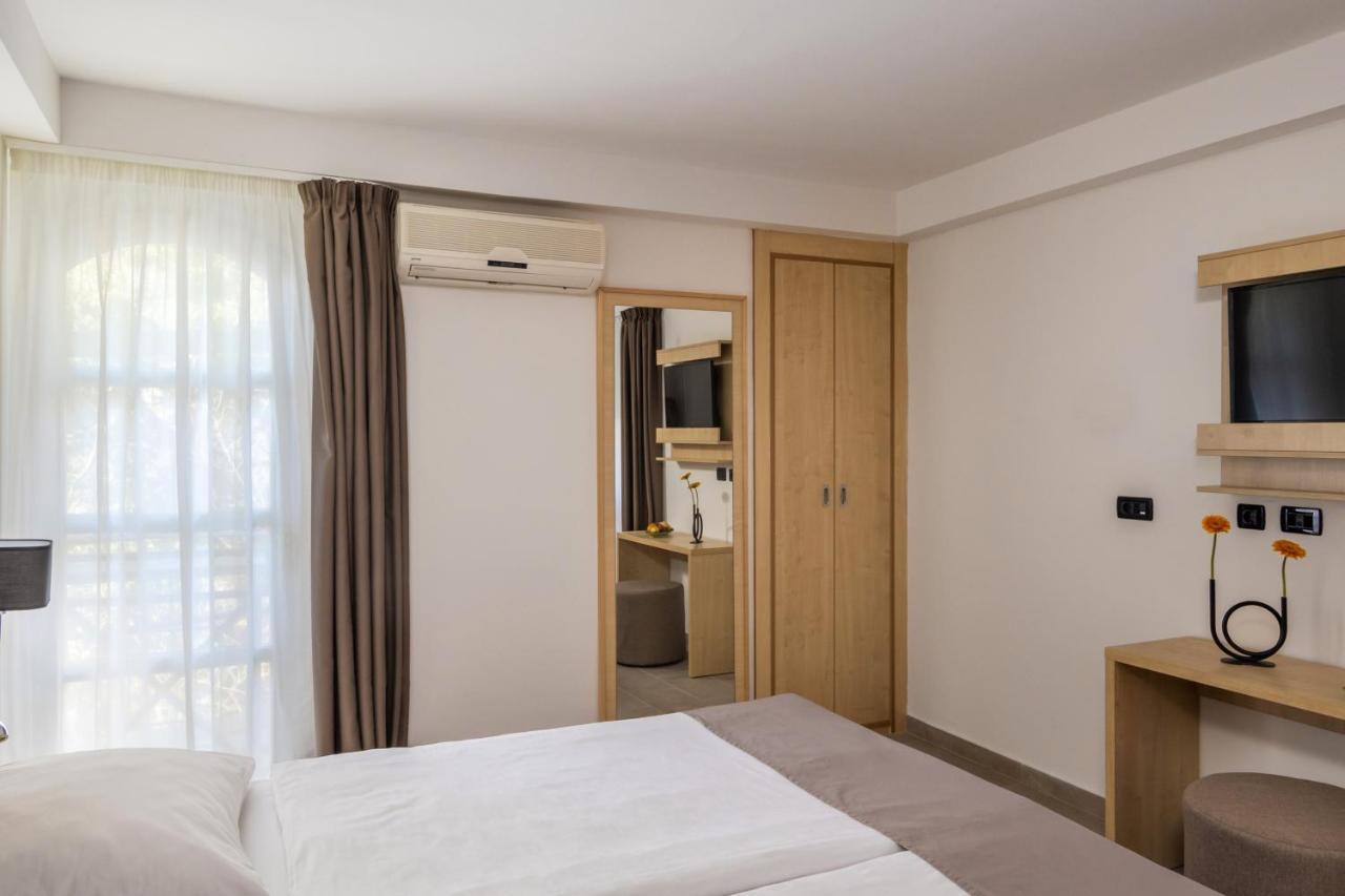 Hotel Delfin Omisalj Ngoại thất bức ảnh