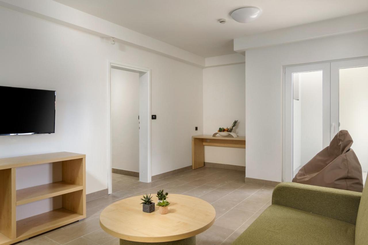 Hotel Delfin Omisalj Ngoại thất bức ảnh