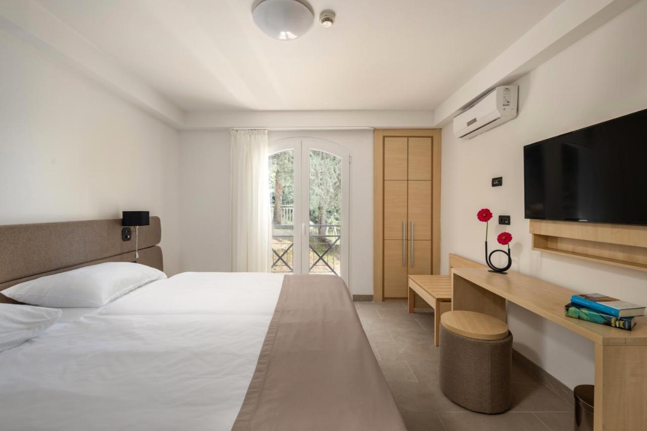 Hotel Delfin Omisalj Ngoại thất bức ảnh