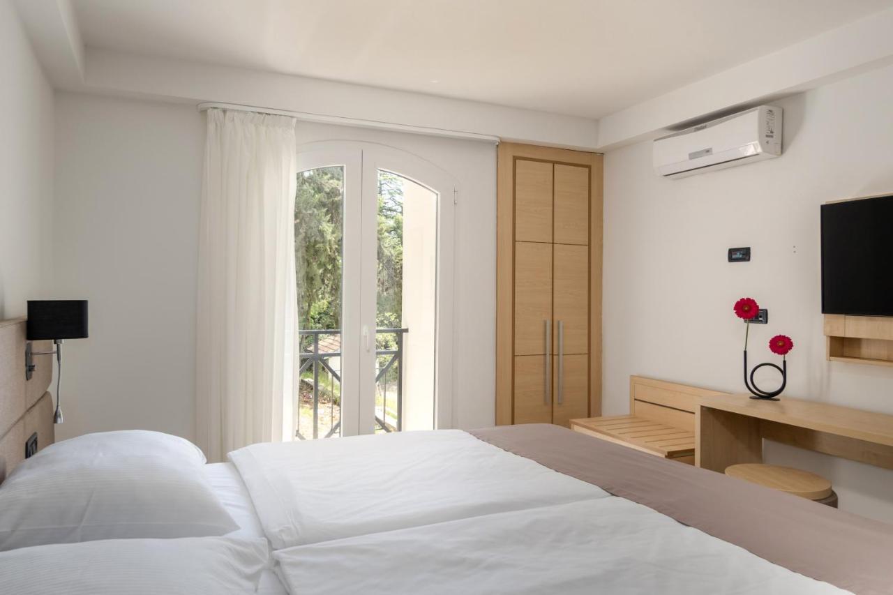 Hotel Delfin Omisalj Ngoại thất bức ảnh