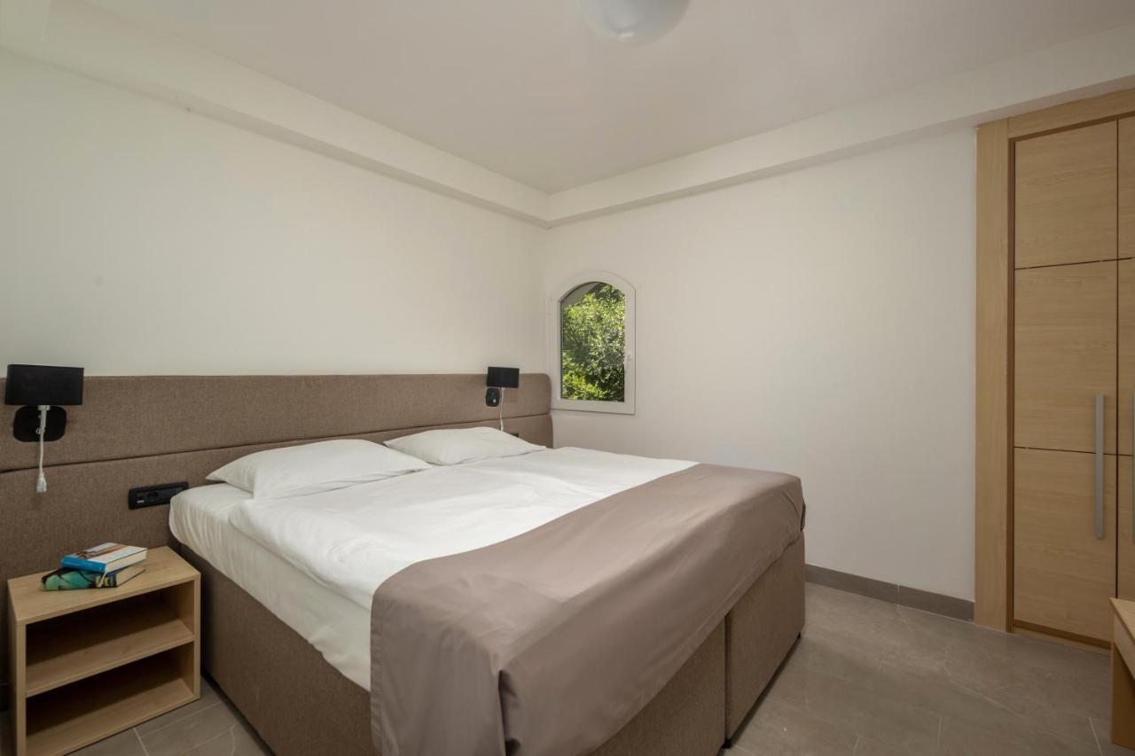 Hotel Delfin Omisalj Ngoại thất bức ảnh