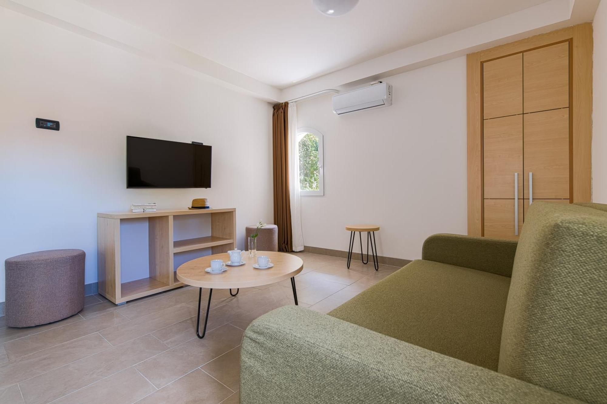 Hotel Delfin Omisalj Ngoại thất bức ảnh